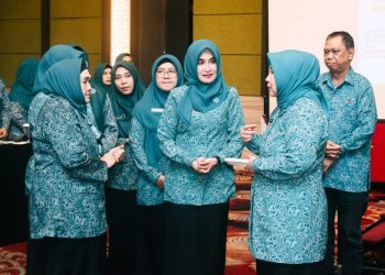 Acil Odah Berikan Pembekalan Kapasitas Ketua TP PKK dan Kades Se-Kabupaten HSU