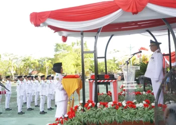 Wabup Tanbu Pimpin Upacara Penurunan Bendera Merah Putih