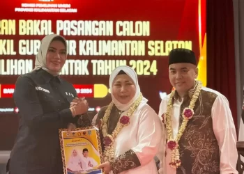 Acil Odah-Rozanie Resmi Mendaftar ke KPU Kalsel