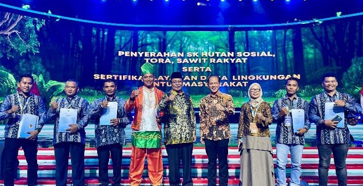 Gubernur Kalsel Apresiasi KLHK atas Penyerahan SK Tanah Objek Reforma Agraria