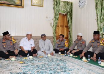 Dua Kapolres Bersilaturahmi ke Kediaman Guru Bakhiet