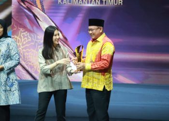 Bupati Kotabaru Raih Regional Leadership Award 2024