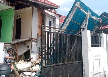 Geger! Rumah Kost 15 Pintu di Malkon Temon Banjarmasin Ambruk