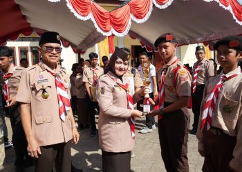 Hj Fatma Idiana Hadiri Peringatan Hari Pramuka