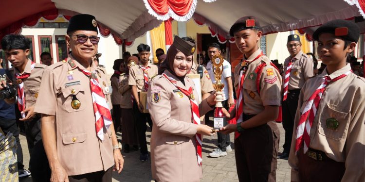 Hj Fatma Idiana Hadiri Peringatan Hari Pramuka