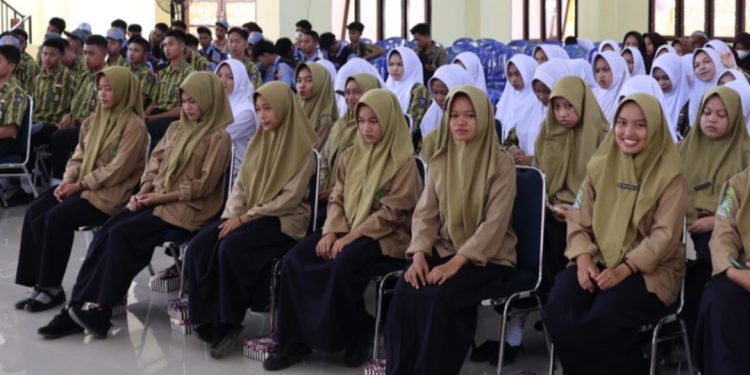 Kesbangpol Gelar Pendidikan Politik bagi Pemilih Pemula