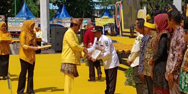 Polinmas Desa Pandan Sari Sabet Juara Pertama Lomba Poskamling Se-Kalsel