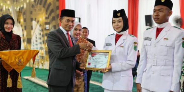 Sukses Laksanakan Tugas, Zairullah Apresiasi Paskibraka Tanbu