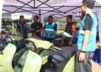 Dukung Peningkatan Pertumbuhan Ekonomi yang Inklusif dan Berkelanjutan, PLN Salurkan Motor Listrik Bagi Pelaku UMKM di Banjarbaru