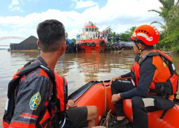 Terpeleset Saat Ingin Naik Kapal, Seorang Pria Tenggelam di Sungai Barito