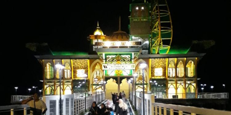 Masjid Apung Ziyadatul Abrar Jadi Ikon Objek Wisata Religi Tanbu