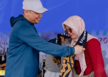 Tak Ada Firasat, Siti Maimunah dan Suami Dapat Hadiah Umrah dari Andi Rudi Latif