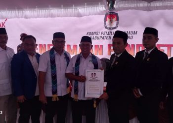 Usai Deklarasi di GOR Bamega, Rusli-Syairi Daftar ke KPU Kotabaru