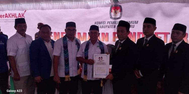 Usai Deklarasi di GOR Bamega, Rusli-Syairi Daftar ke KPU Kotabaru