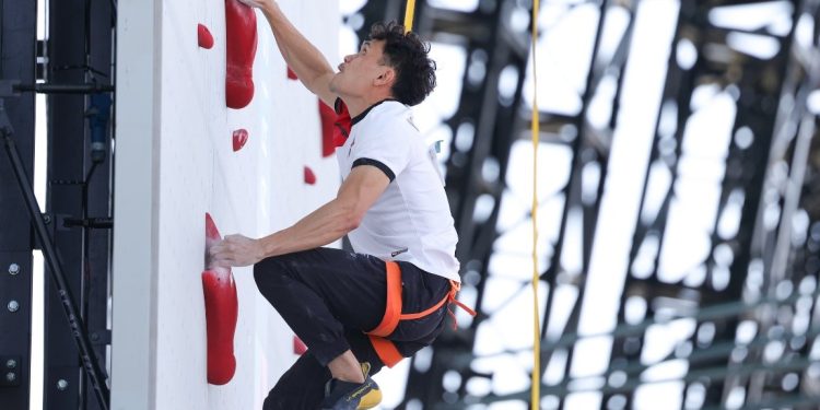 Veddriq Leonardo Sumbang Medali Emas di Olimpiade Paris 2024!