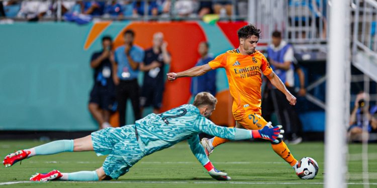 Real Madrid vs Chelsea di Laga Pramusim 2024-2025: Los Blancos Menang 2-1