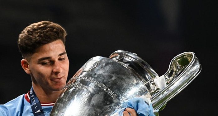 Julian Alvarez Resmi Gabung Atletico dari Man City