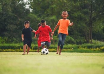 Olahraga Bisa Cegah Anak Kecanduan Gadget, Begini Penjelasannya