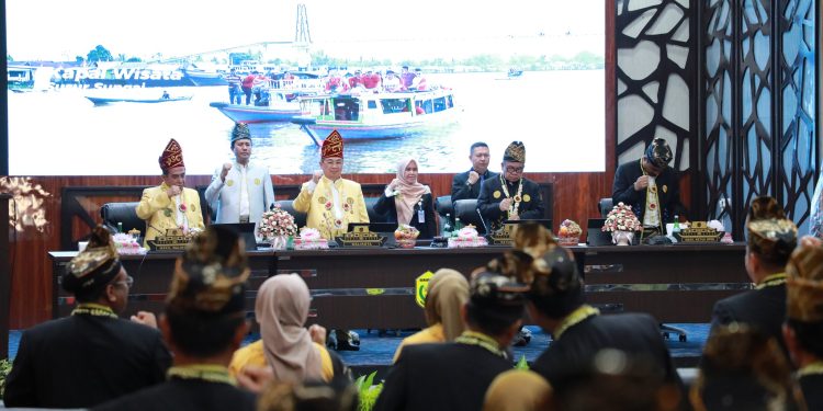 Lensa Foto DPRD Kota Banjarmasin September 2024