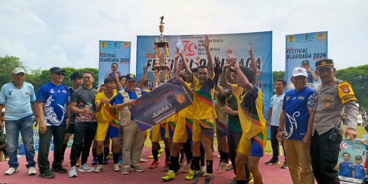 Mansyah Sabri Tutup Turnamen Sepak Bola Pelajar Bupati Cup 2024