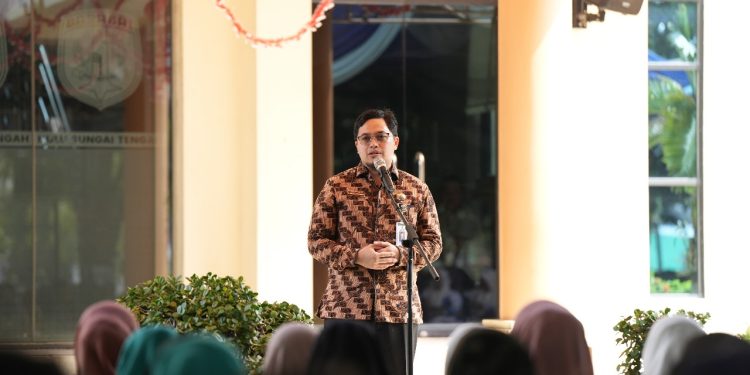 Bupati HST Luncurkan Bantuan Pelaksanaan Program Jaminan Sosial Ketenagakerjaan