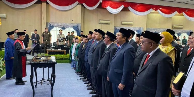 Didominasi Muka Lama, 45 Anggota DPRD Banjarmasin Periode 2024-2029 Dilantik