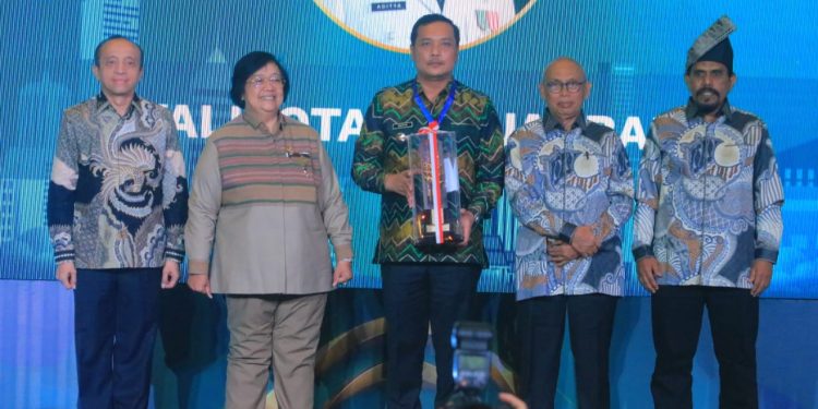 Penghargaan Tertinggi, Menteri LHK Anugerahkan Aditya Green Leadership Nirwasita Tantra!