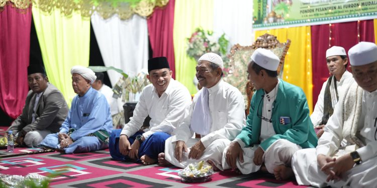 Bang Arul Hadiri Peringatan Maulid Nabi Muhammad SAW di Ponpes Al-Furqon Desa Mudalang