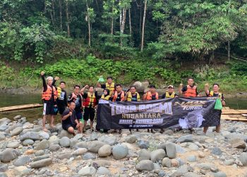 PT STSJ Gelar Touring dan Naik Bamboo Rafting di Loksado