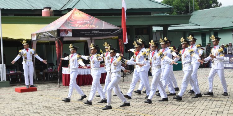 Ratusan Siswa SMA dan SMP di HST Ikuti Lomba PBB
