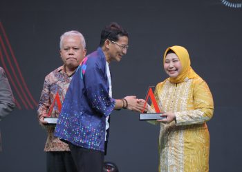 Acil Odah Terpilih Sebagai Tokoh Perempuan Kreatif dan Berpengaruh di Kalsel