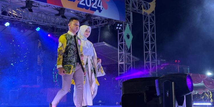 Gunakan Kain Sasirangan Karya Warga Binaan, Petugas Lapas Kotabaru Raih Juara II Fashion Week Festival 2024