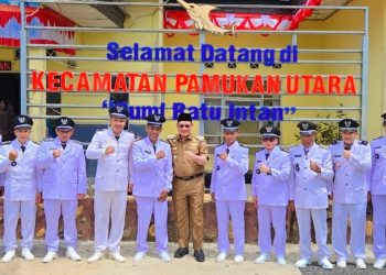Sayed Jafar Kukuhkan Kades dan BPD di Dua Kecamatan