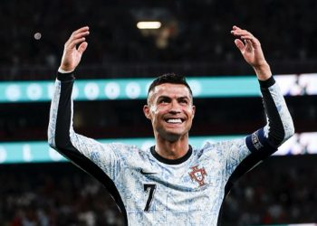 Cristiano Ronaldo Jadi Manusia Pertama yang Punya 1 Miliar Followers di Media Sosial!