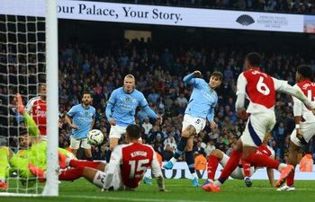 Man City vs Arsenal di Liga Inggris: Gol Telat John Stones Selamatkan The Citizens