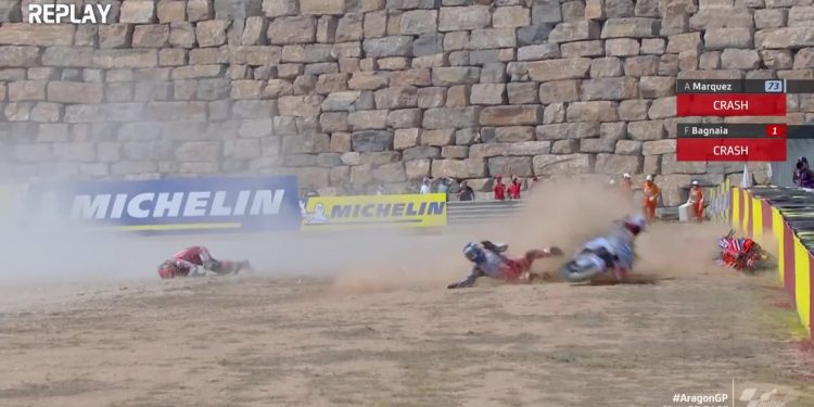 Marco Bezzecchi Ngamuk Francesco Bagnaia Ditabrak: Entah Alex Marquez Buta atau Dia Tidak Ingin Melihat!