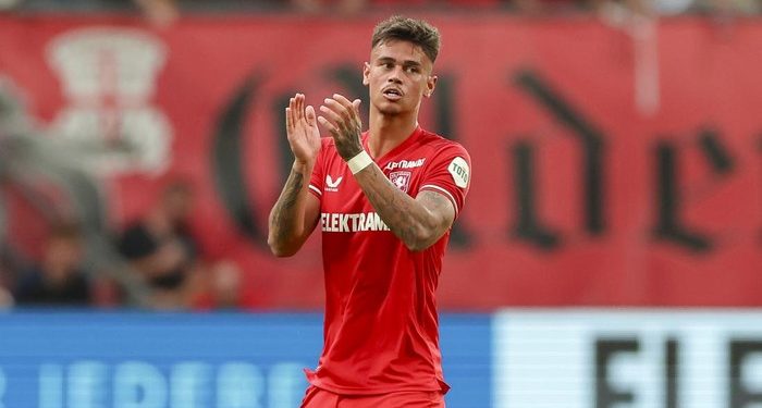 Mees Hilgers Bulan Ini Lawan MU, Bulan Depan Bisa Sudah Bela Skuad Garuda