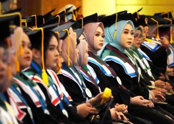 Wisuda Poltekkes, Gubernur Kalsel Apresiasi Lulusan Tenaga Kesehatan Berkualitas