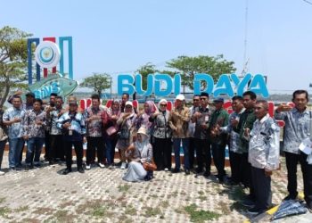 Pemkab dan DPRD Tanbu Belajar Budidaya Ikan Nila Salin ke Karawang