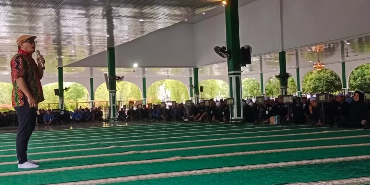 Hadir di Tanah Bumbu, Awang Prakoso Berbagi Tips Tentang Pola Asuh Anak