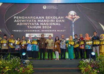 2 Sekolah di Kotabaru Raih Adiwiyata Tingkat Nasional