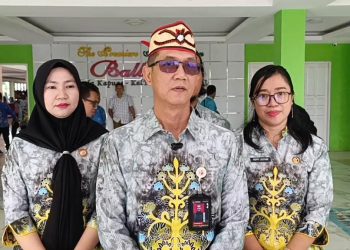 Lurah dan Kades Se-Kabupaten Kapuas Teken Ikrar Netralitas di Pilkada 2024
