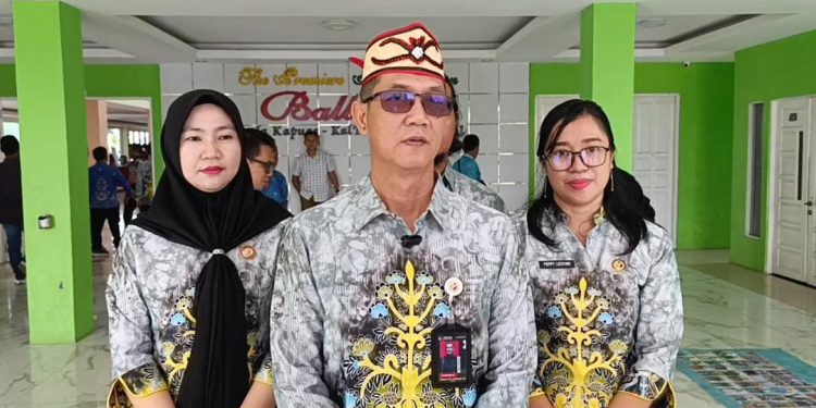Lurah dan Kades Se-Kabupaten Kapuas Teken Ikrar Netralitas di Pilkada 2024