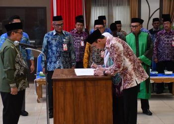 Sempat Tertunda Aturan Pilkada, Ibnu Sina Lantik Pejabat Administrator dan Pejabat Pengawas