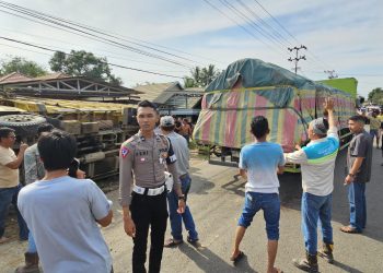 Tragis! Pengendara Motor Tewas Terhimpit Dump Truk