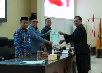Pjs Bupati HST Sampaikan Jawaban Atas Pandangan Umum Fraksi DPRD