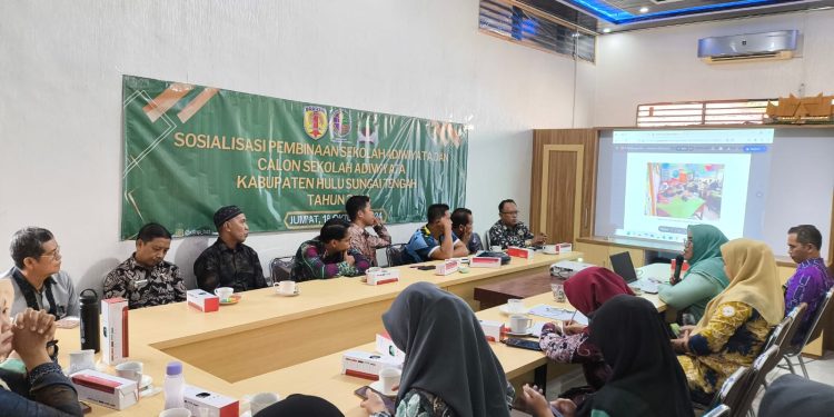 Dinas LHP HST Gencar Sosialisasikan Program Sekolah Adiwiyata