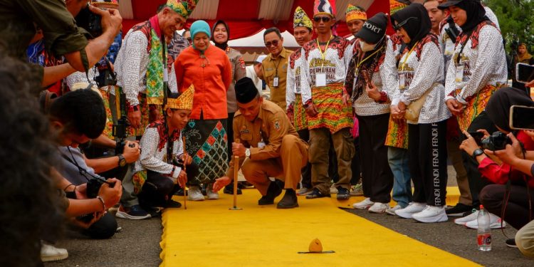 Permainan Tradisional Balogo Meriahkan Pembukaan Pekan Budaya Banua