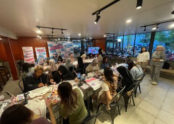 Melukis di Tote Bag Ramah Lingkungan Bersama STSJ Yamaha, Sean: Seru dan Menginspirasi