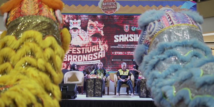 Meriah! Warga Antusias Saksikan Festival Barongsai di Qmall Banjarbaru